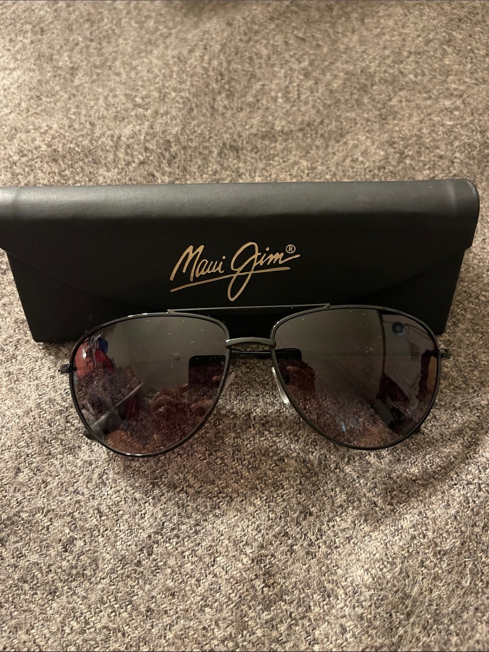 Maui Jim Black Aviator Sunglasses with Dark Lenses